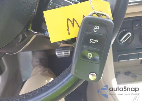 2013 Volkswagen Beetle 2.0T Turbo из США, поврежденный, VIN 3VWVS7AT5DM683735